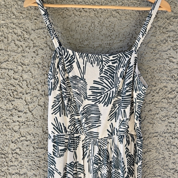 Luxology Palm Print Jumpsuit - Picture 3 of 8
